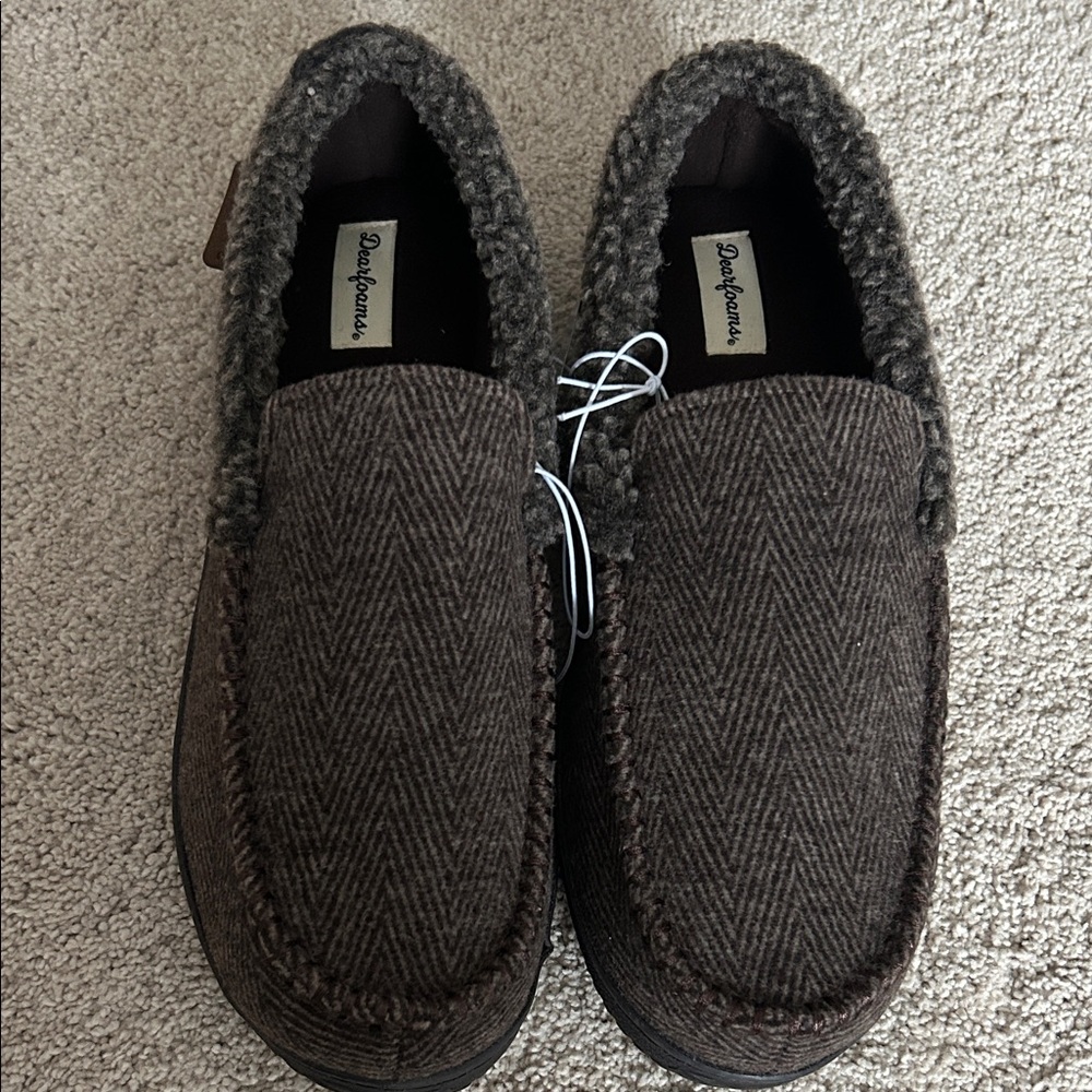 NWT Dearfoams Men's Memory Foam Insole Slipper (Brown, M (9- 10)